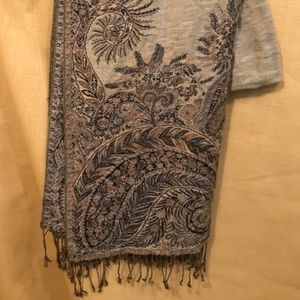 black and gold pashmina scarf